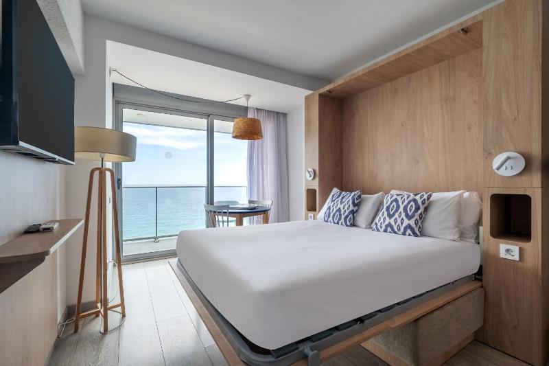 Studio with Sea View image 4