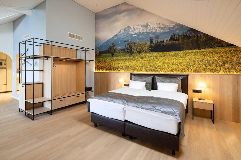 Suite with Balcony image 4