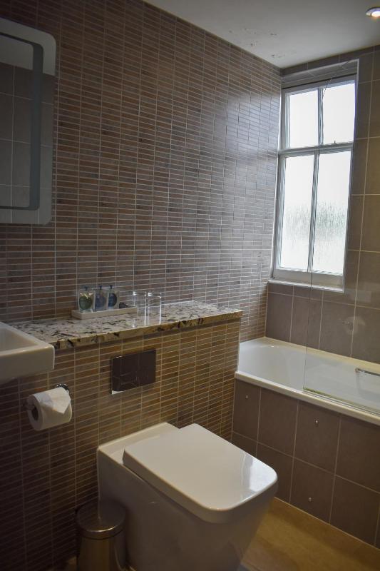 Family Room image 3