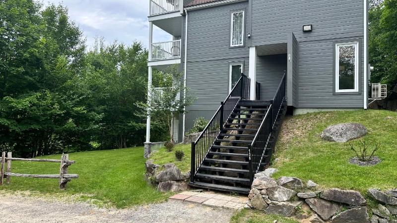 Swimming Pool Spa - Condo Mont Tremblant - image 7