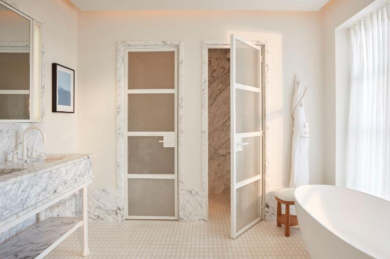 Claridge’s Balcony Room image 3
