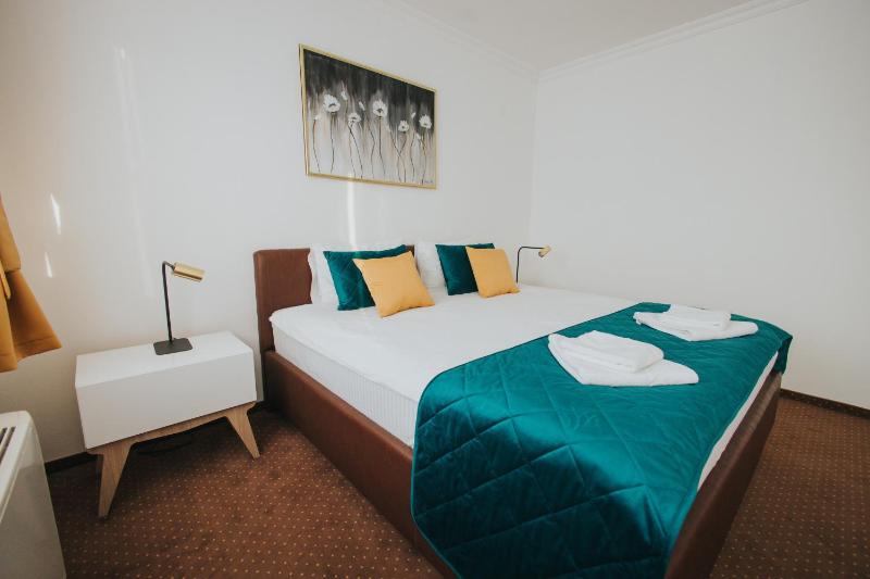 Triple Room image 2