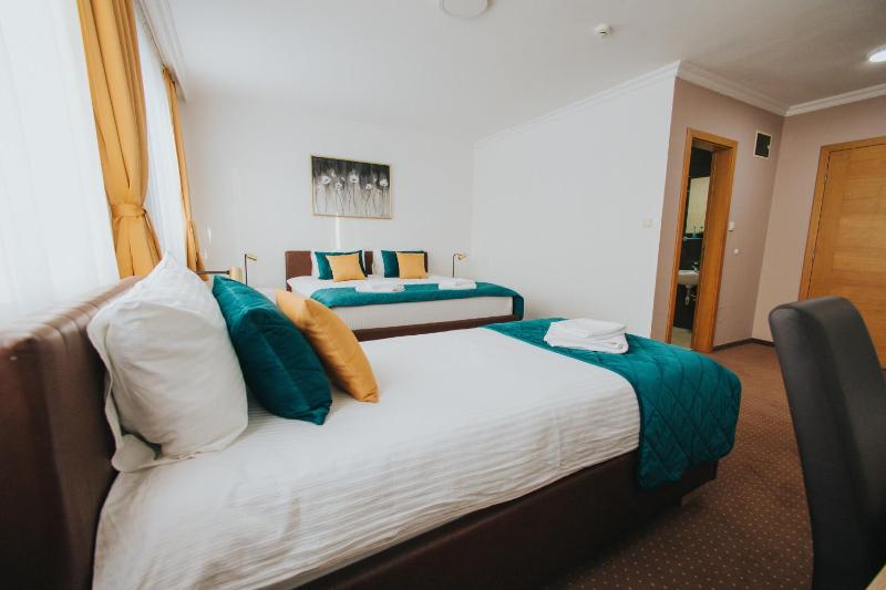 Triple Room image 4