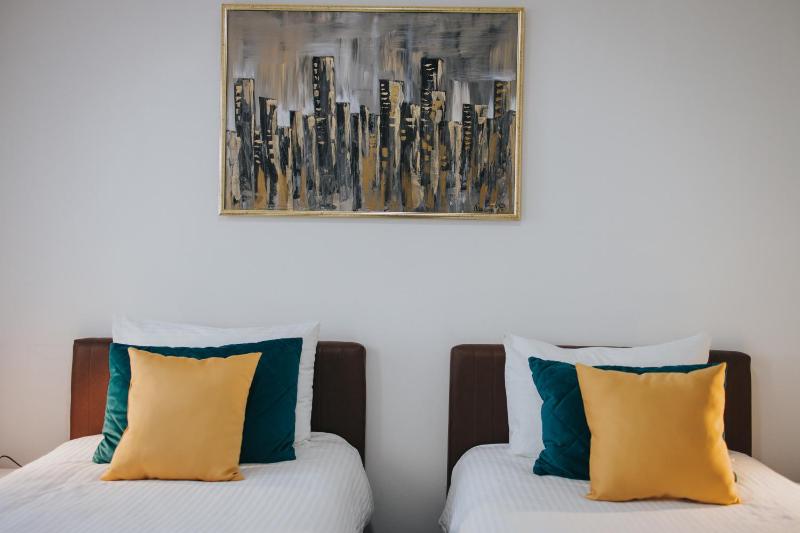 Twin Room image 2