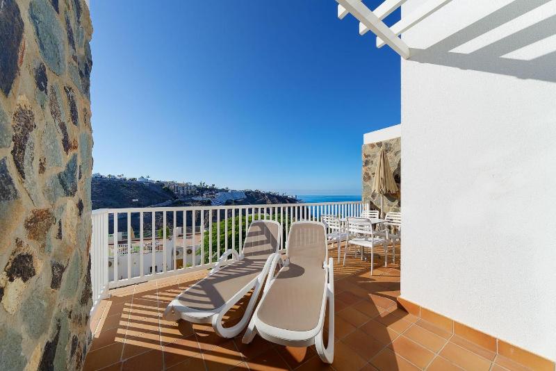 Premium One Bedroom Apartment with Balcony image 4