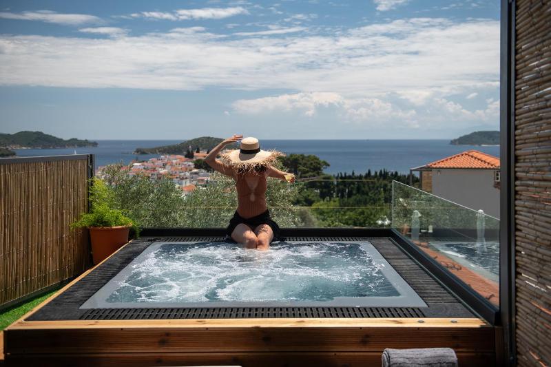 Suite with Private Pool image 3