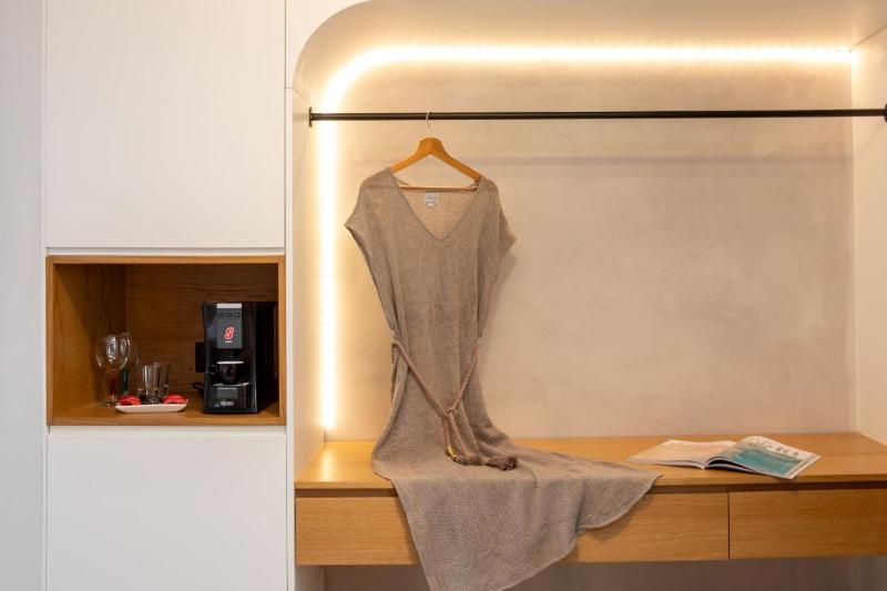 Superior Suite with City View image 4