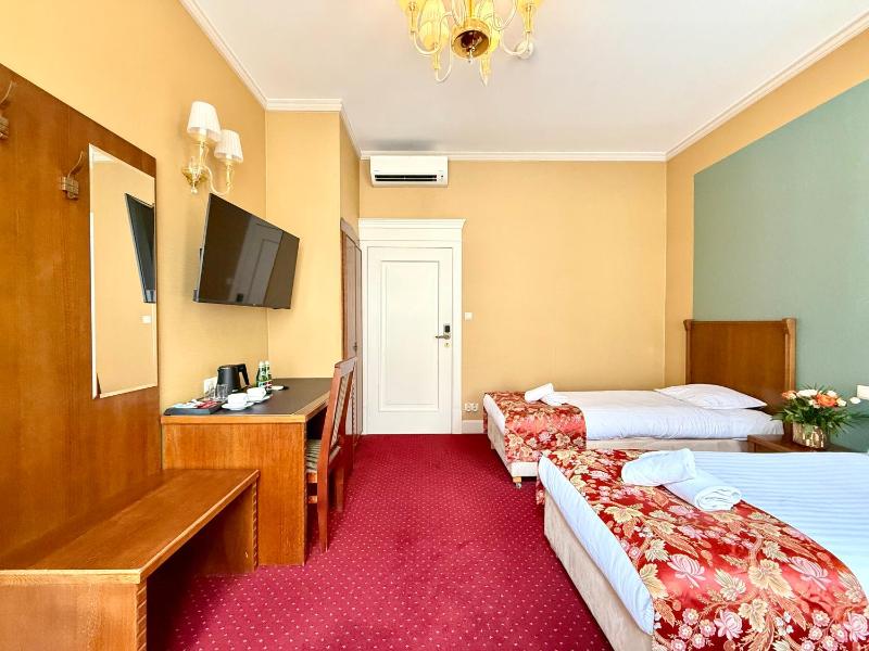 Hotel - Pokoje i Apartamenty Heban - image 18