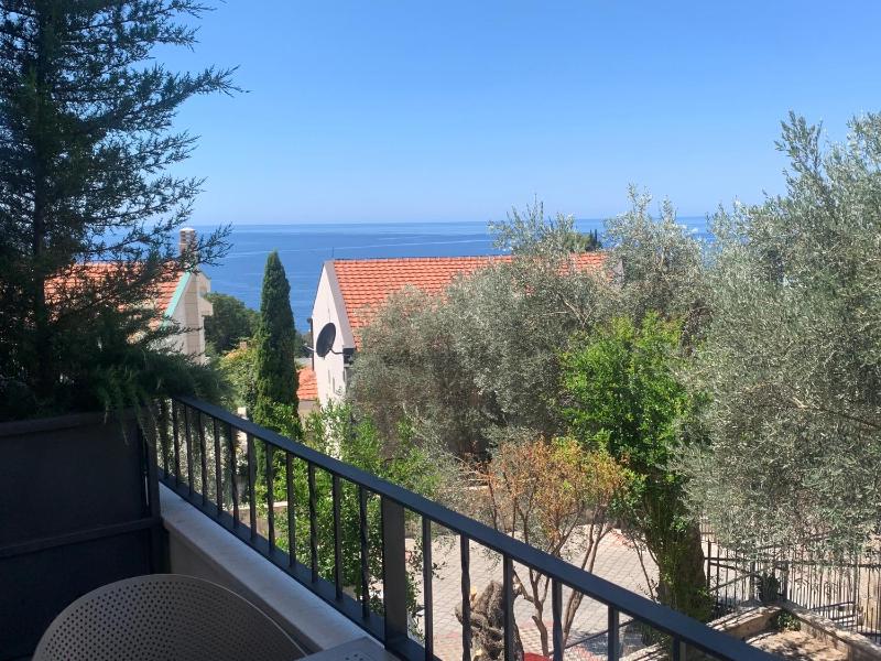 Deluxe Double Room with Balcony and Sea View image 3