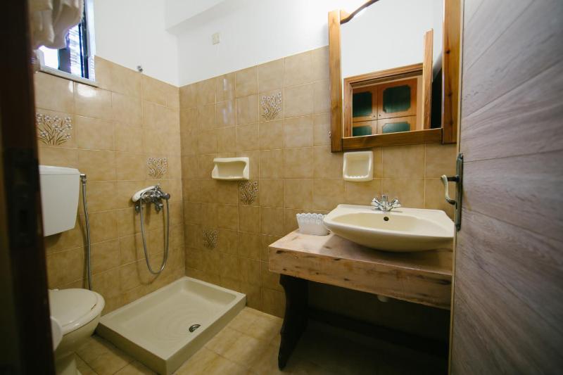 Studio (2 Adults) image 2