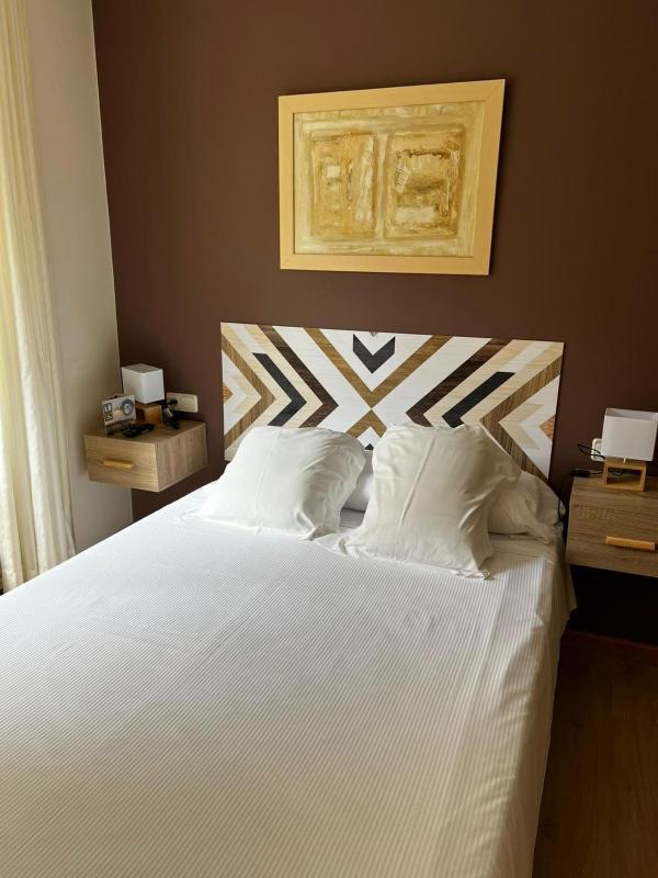 Standard Double Room image 3