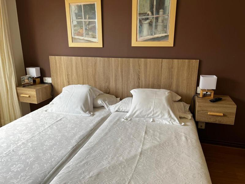 Standard Double Room image 2