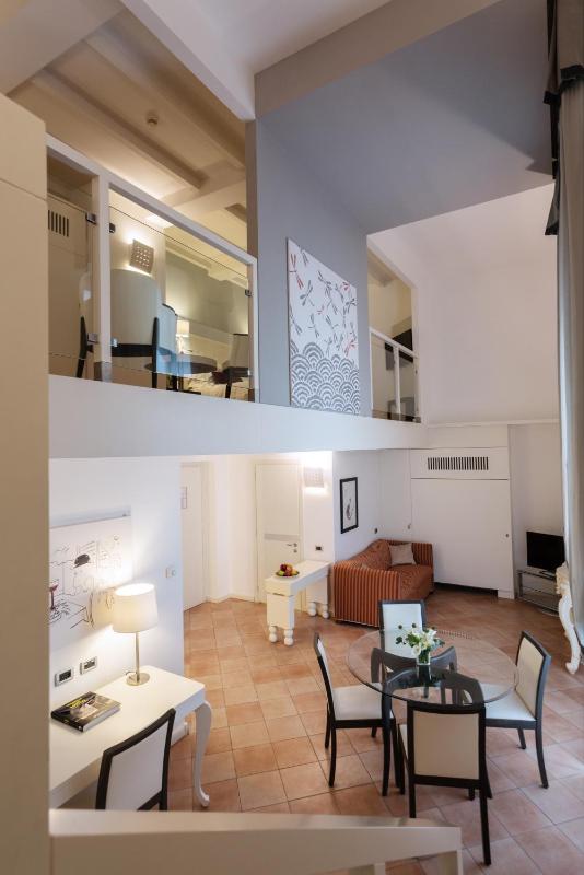 Junior King Suite Duplex image 4