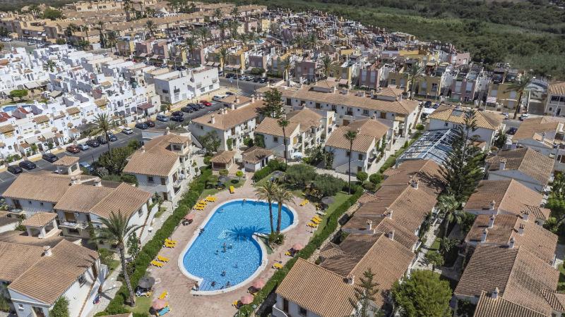 Vera Coast Fantástico Bajo con Jardin y Piscina - image 14