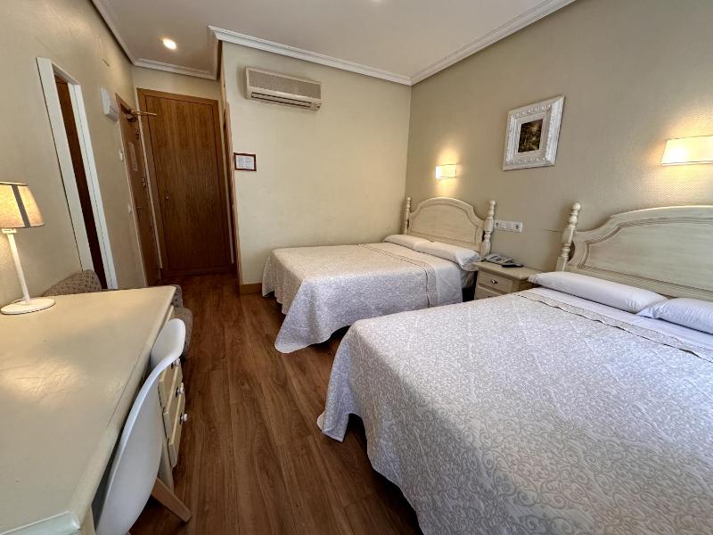 Quadruple Room image 2