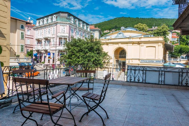 Sunny Apartment Anamaria Opatija - image 13