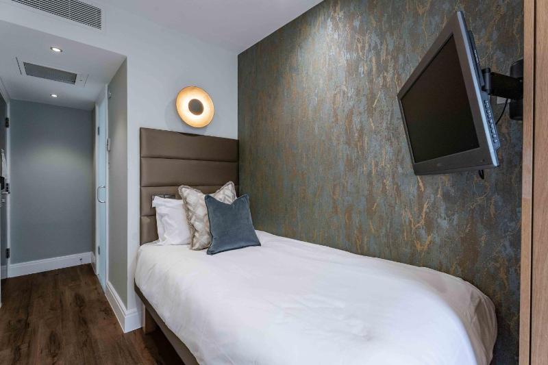 Superior Single Room image 1