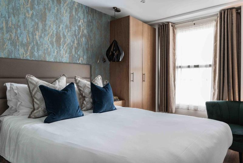 Double Room image 1