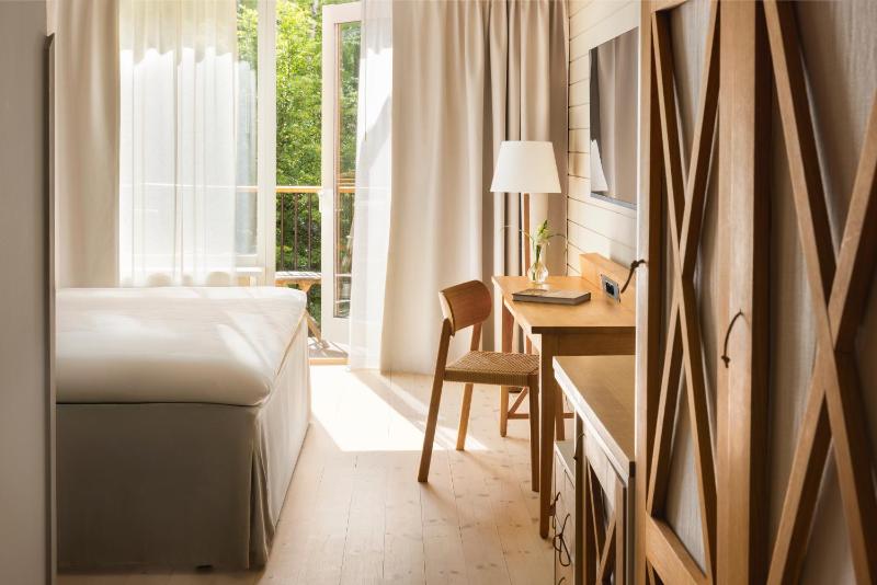 Standard Double or Twin Room image 1