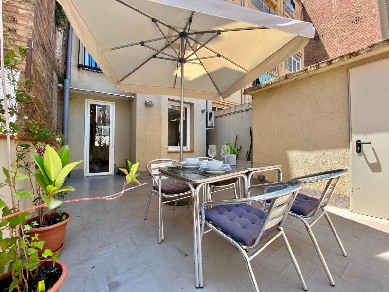 Modern Apt in the Trendiest Neighborhood of BCN - image 1