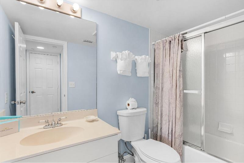 Casa Marina 521 condo - image 8
