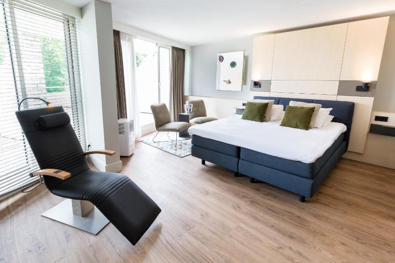 Superior Room with Spa Access image 1