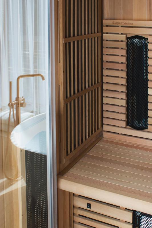 Royal Sauna Suite with Spa Access image 4