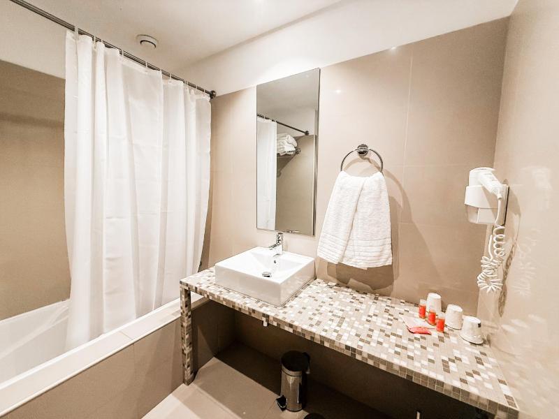 Standard Single Room image 3