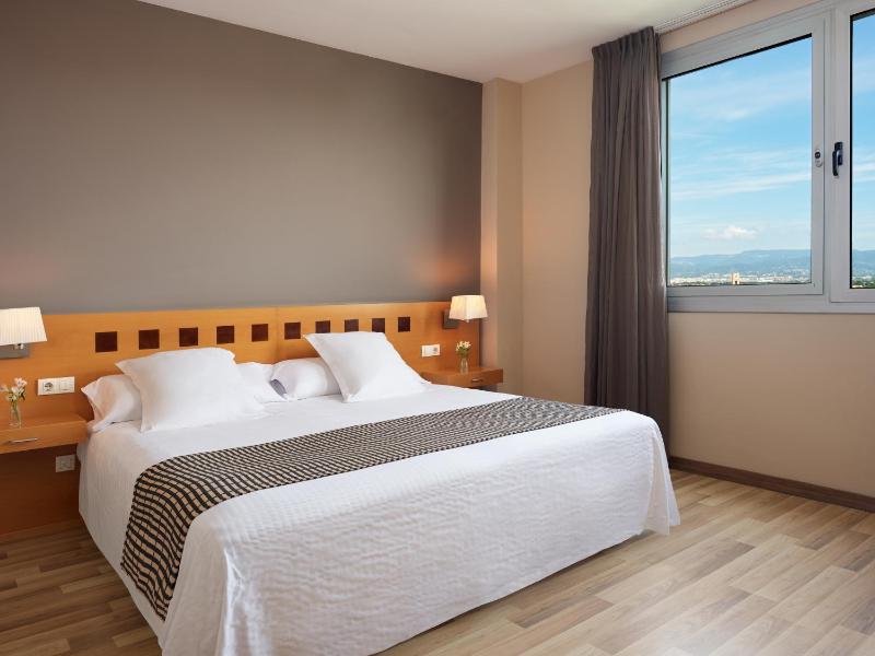 Standard Double Room (2 Adults) - Amusement Park + 1-day ticket to Ferrari Land image 4