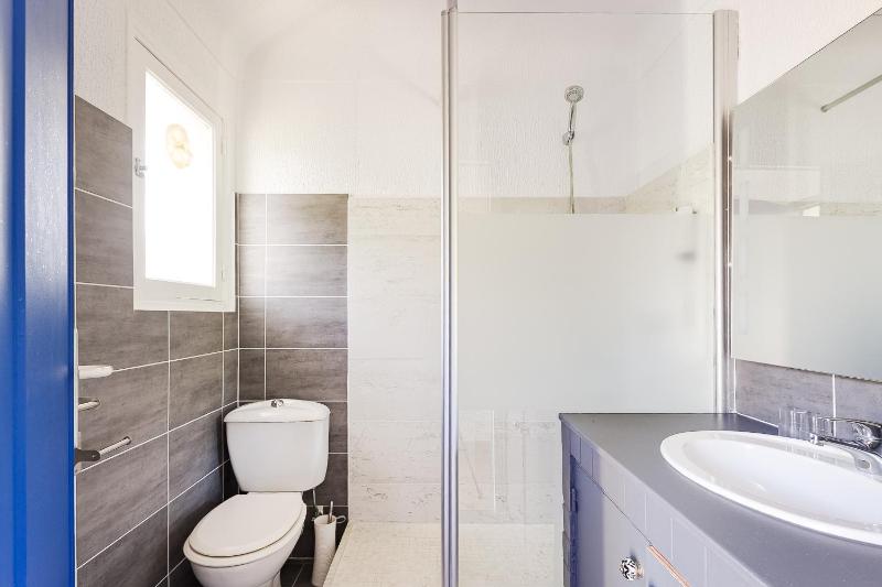 Double Room with Balcony and Sea View image 2