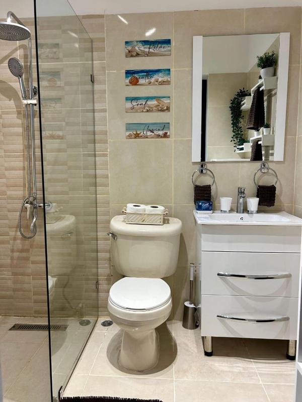 Cozy 2 bdr condo with pool area and free WIFI - image 7