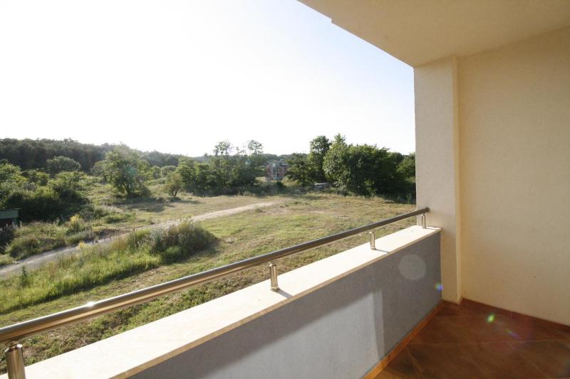 Triple Room with Terrace and Park View image 3