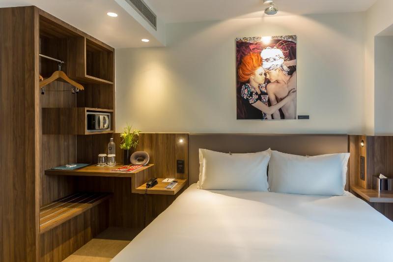 Double Room image 4