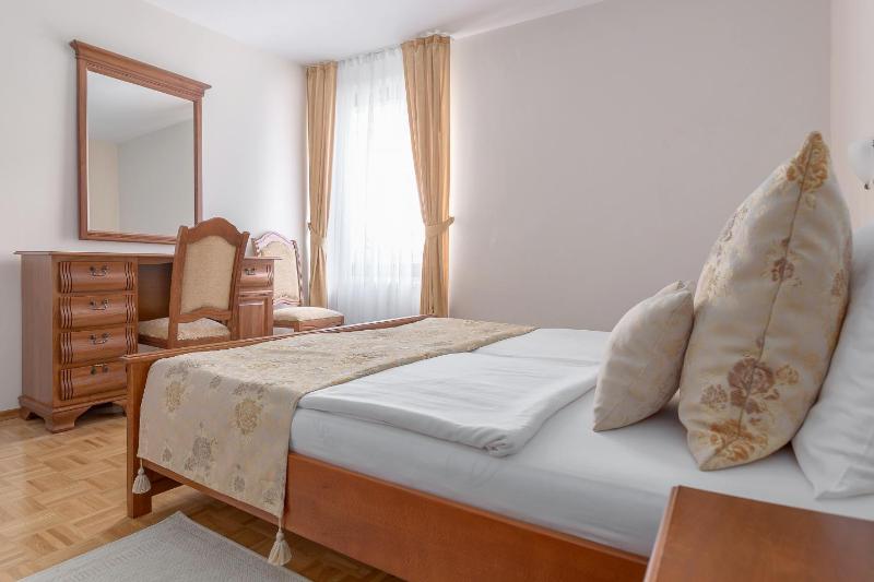Apartments Ivana with underground garage - image 15