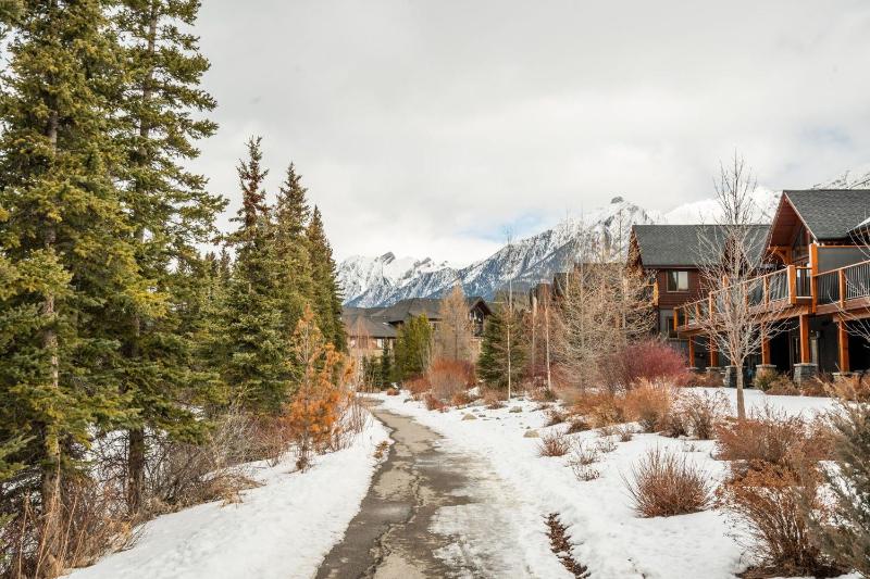 Spring Creek Penthouse by Canadian Rockies Vacation Rentals - image 39