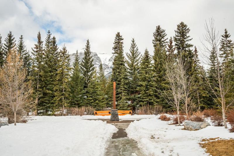 Spring Creek Penthouse by Canadian Rockies Vacation Rentals - image 42