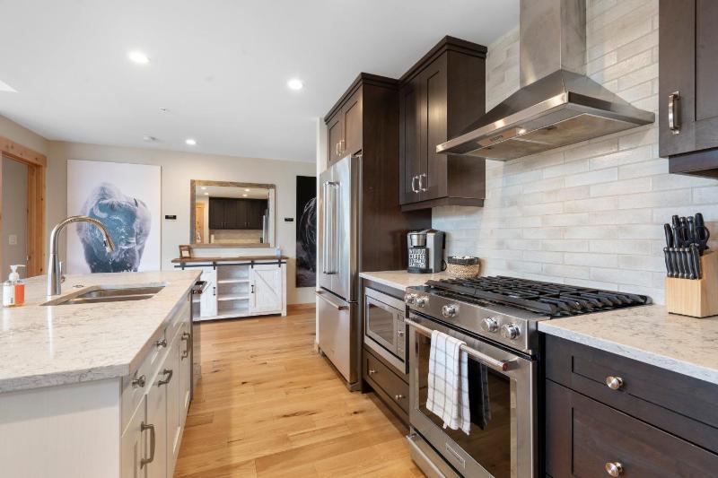 Spring Creek Penthouse by Canadian Rockies Vacation Rentals - image 38