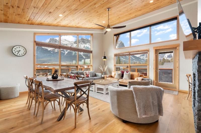 Spring Creek Penthouse by Canadian Rockies Vacation Rentals - image 25