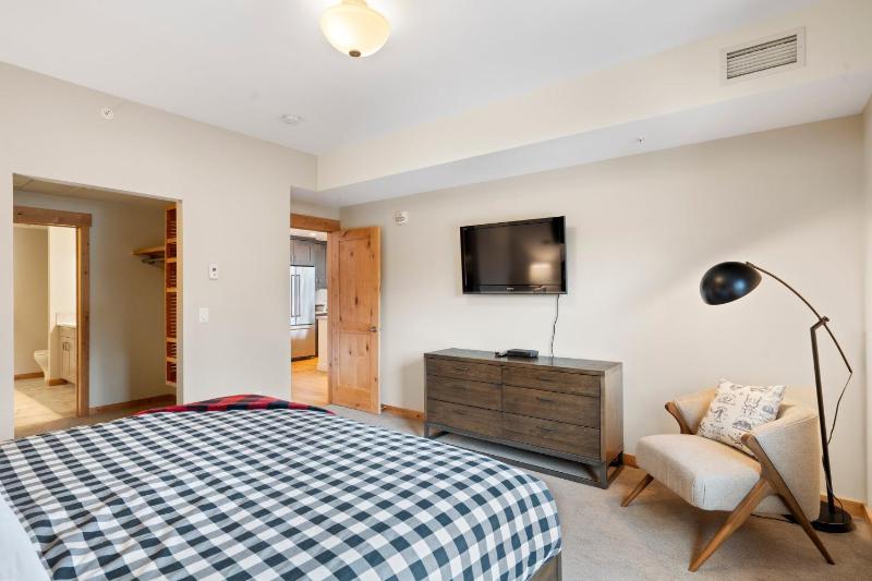 Spring Creek Penthouse by Canadian Rockies Vacation Rentals - image 43