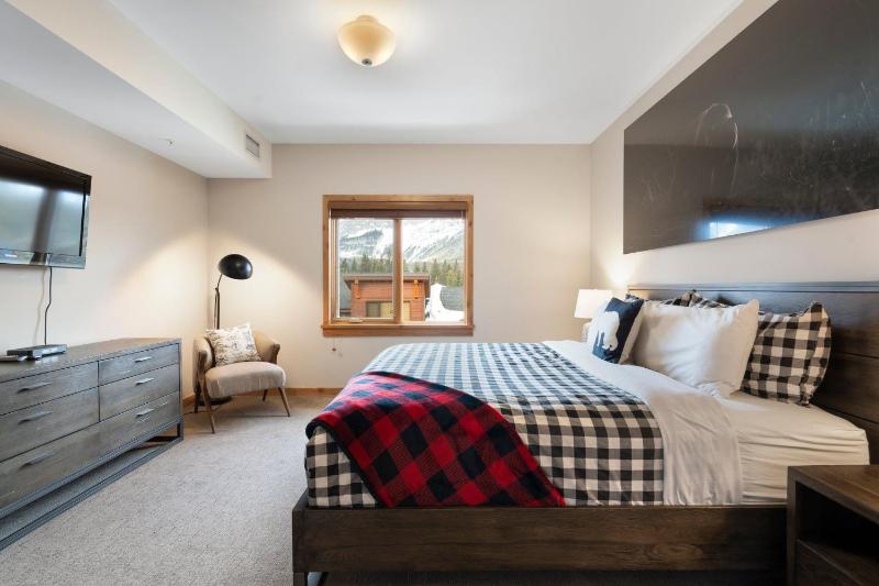 Spring Creek Penthouse by Canadian Rockies Vacation Rentals - image 10
