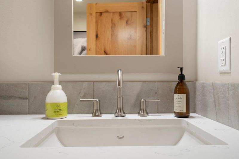 Spring Creek Penthouse by Canadian Rockies Vacation Rentals - image 18