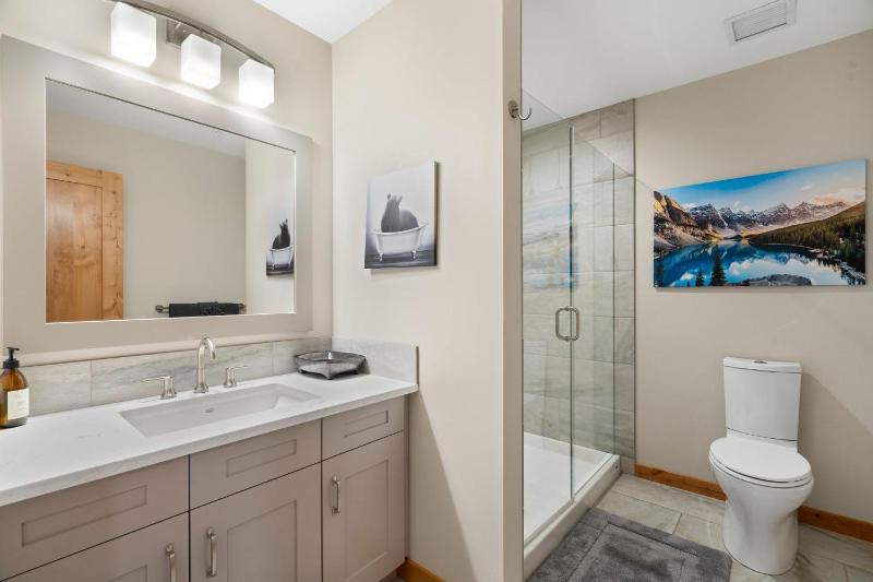 Spring Creek Penthouse by Canadian Rockies Vacation Rentals - image 41