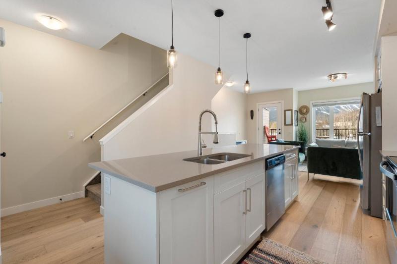 Casa de Luna by Canadian Rockies Vacation Rentals - image 21