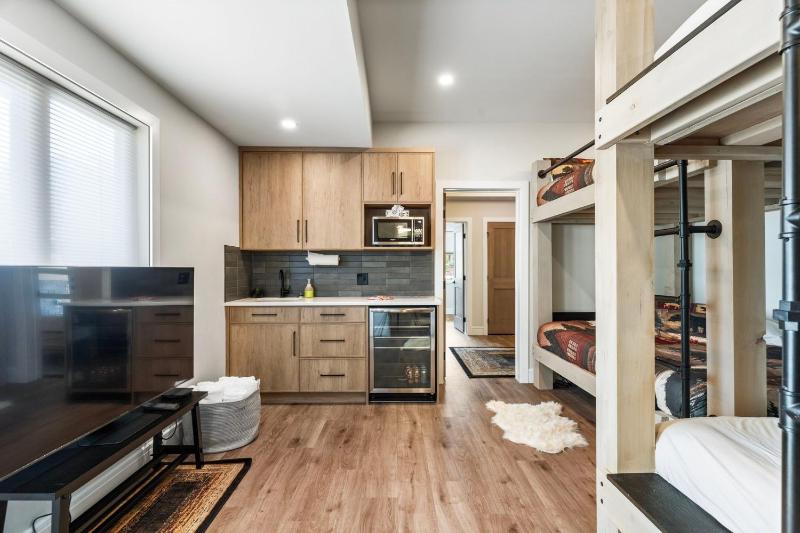 Luxe 4BR House by Canadian Rockies Vacation Rentals - image 49