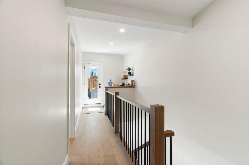 Luxe 4BR House by Canadian Rockies Vacation Rentals - image 38
