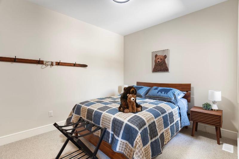 Luxe 4BR House by Canadian Rockies Vacation Rentals - image 47