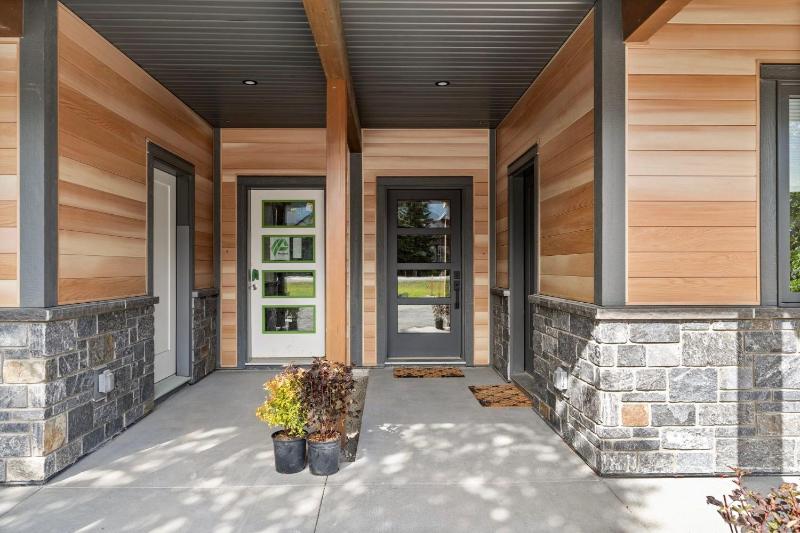 Luxe 4BR House by Canadian Rockies Vacation Rentals - image 16