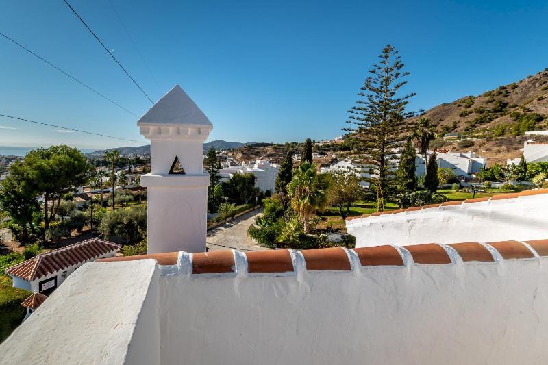 Los olivos villa with heated pool - image 7