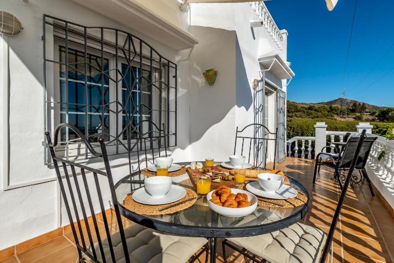 Los olivos villa with heated pool - image 23