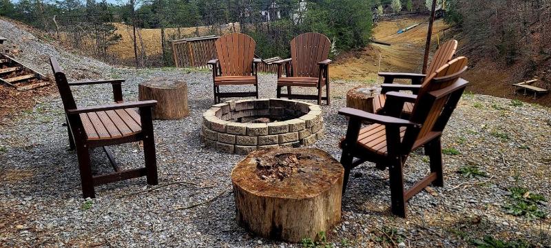 Douglas Lake House with Private Hot Tub by Staycating Partners - image 4